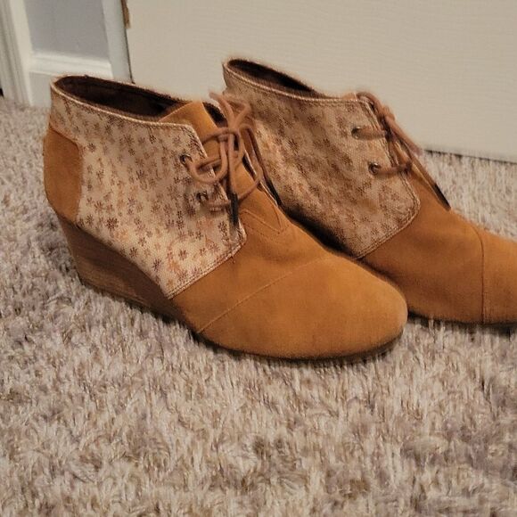 Amazon.com | TOMS Diana Mule Navy Multi Embroidered Floral  Toms fall floral suede wedges size 10